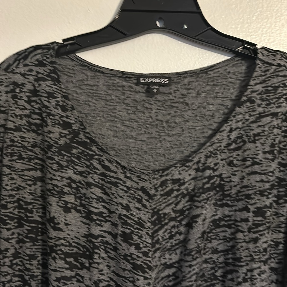 Express Top - Picture 2 of 6